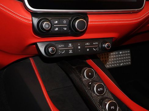 Certified 2022 Ferrari Portofino M M image 99