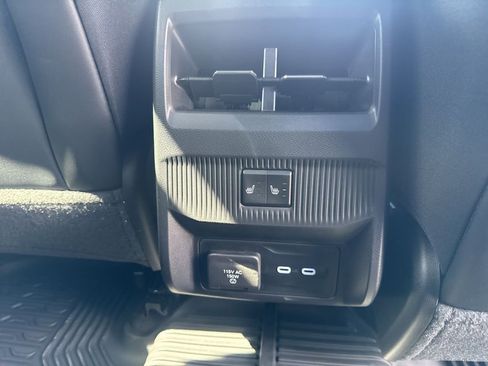 New 2026 Jeep Cherokee Overland w/ Trailer Tow Group AWD/4WD image 13