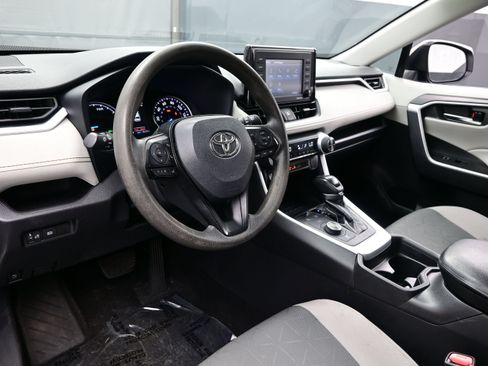 Used 2021 Toyota RAV4 XLE AWD/4WD image 13