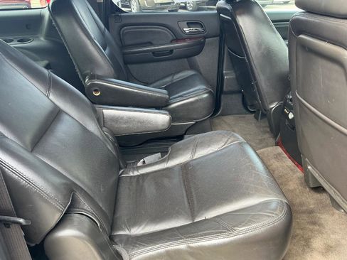 Used 2010 Cadillac Escalade ESV Luxury image 11