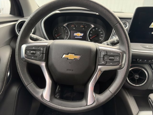 Used 2025 Chevrolet Blazer LT AWD/4WD image 14