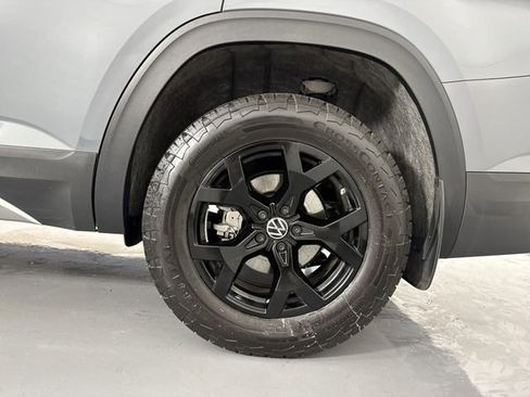 Used 2024 Volkswagen Atlas Peak Edition SE AWD/4WD image 5