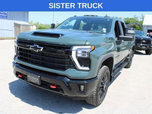 Used 2025 Chevrolet Silverado 2500 LT w/ Trail Boss Package AWD/4WD image 3