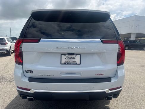New 2026 GMC Yukon Denali w/ Denali Reserve Package AWD/4WD image 5
