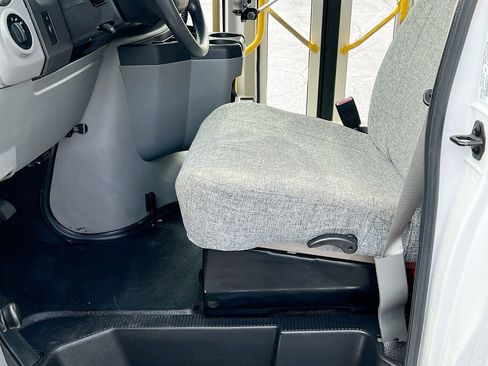 Used 2016 Ford E-450 and Econoline 450 Super Duty w/ Shuttle Bus Prep Package RWD image 17