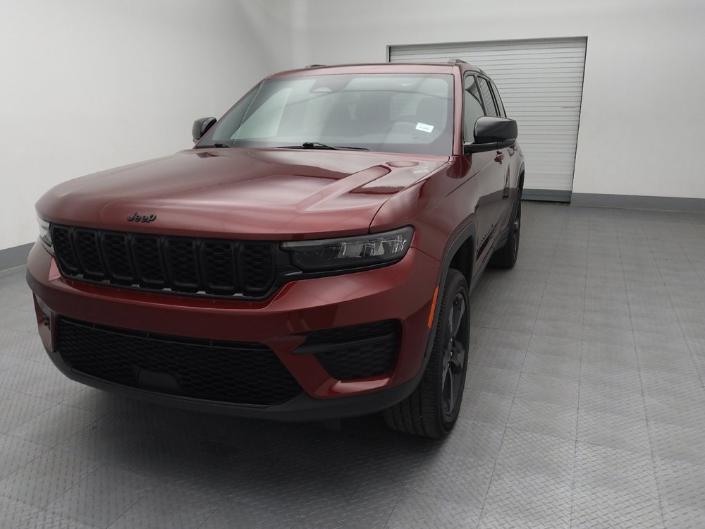 Used 2023 Jeep Grand Cherokee Altitude AWD/4WD image 15