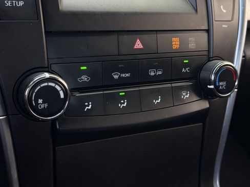 Used 2017 Toyota Camry SE FWD image 20