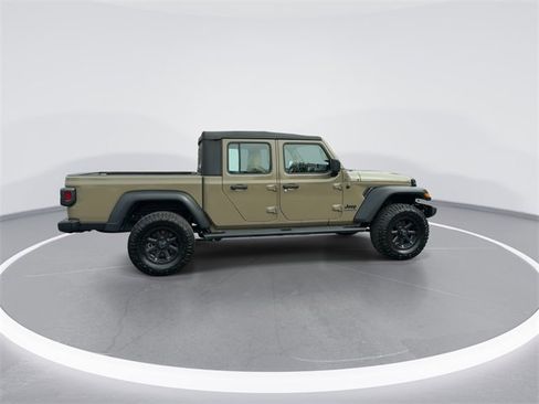 Used 2020 Jeep Gladiator Sport image 9