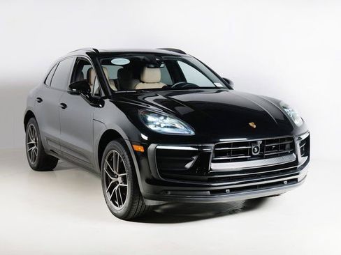 Certified 2025 Porsche Macan AWD/4WD image 7