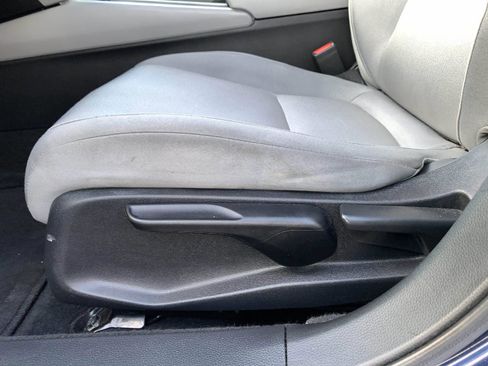 Used 2019 Honda Accord LX image 33