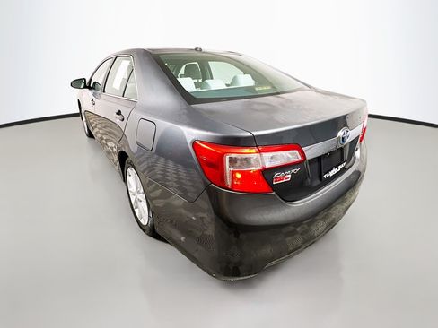 Used 2012 Toyota Camry XLE w/ Convenience Pkg FWD image 8