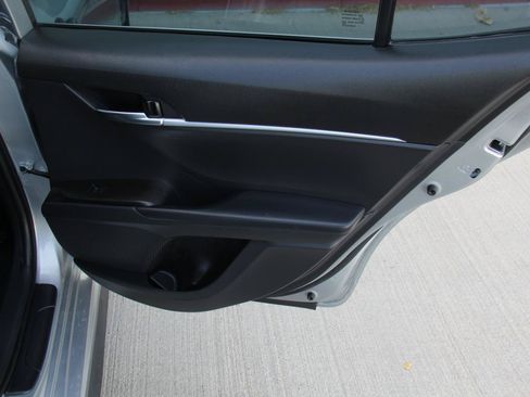Used 2022 Toyota Camry SE FWD image 28