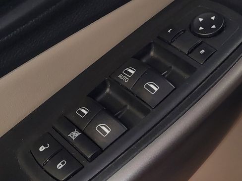 Used 2020 Jeep Cherokee Latitude FWD image 27