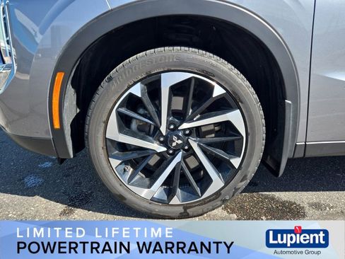 Used 2023 Mitsubishi Outlander SE AWD/4WD image 17