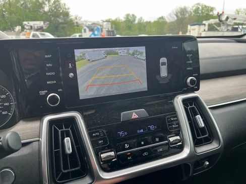 Used 2023 Kia Sorento S AWD/4WD image 15