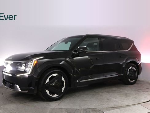 Used 2024 Kia EV9 Land AWD/4WD image 18