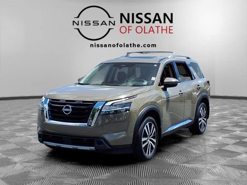 Certified 2024 Nissan Pathfinder Platinum AWD/4WD image 1