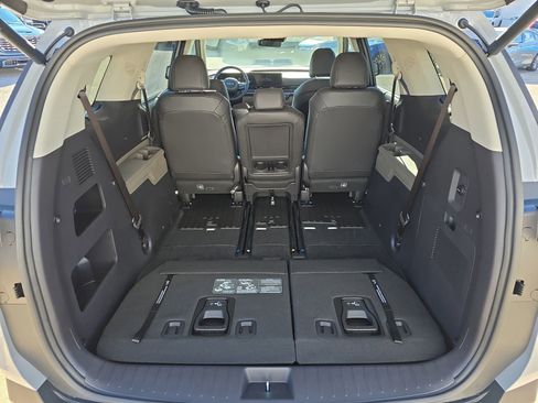 New 2026 Kia Carnival EX image 14