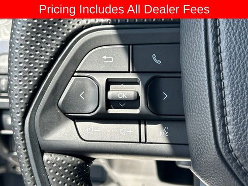 Used 2025 Toyota Tacoma SR5 AWD/4WD image 7