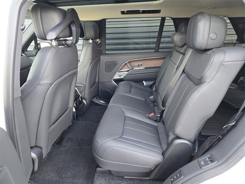 New 2026 Land Rover Range Rover Long Wheelbase SE image 7