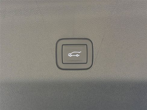 New 2026 GMC Yukon AT4 Ultimate w/ LPO, Floor Liner Package AWD/4WD image 21