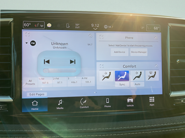 Used 2023 Chrysler Pacifica Touring-L FWD image 14