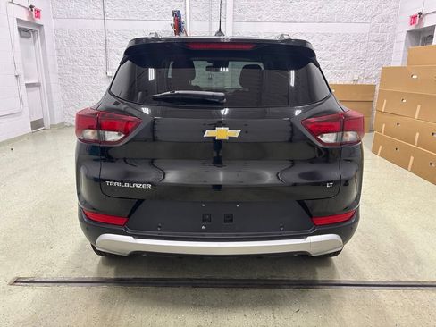 Used 2022 Chevrolet TrailBlazer LT w/ Convenience Package FWD image 5