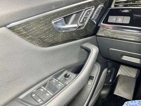 Used 2019 Audi Q8 Premium w/ Convenience Package AWD/4WD image 24