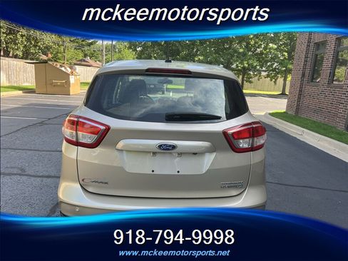 Used 2017 Ford C-MAX Titanium w/ Equipment Group 301A FWD image 3