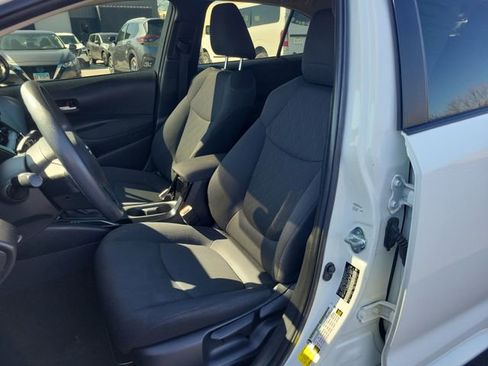 Used 2021 Toyota Corolla LE image 19