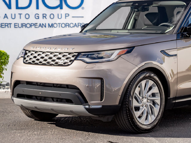 Used 2025 Land Rover Discovery S AWD/4WD image 2