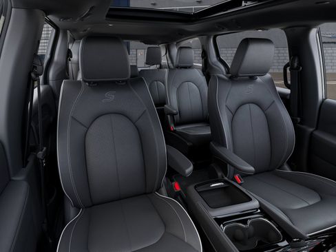 New 2027 Chrysler Pacifica Limited FWD image 16