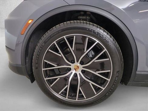 New 2026 Porsche Macan Electric image 13