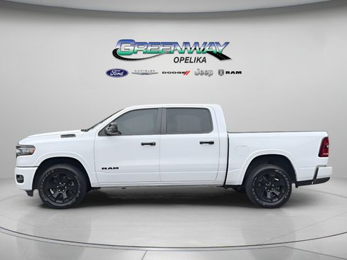 Used 2025 RAM 1500 Big Horn AWD/4WD image 4