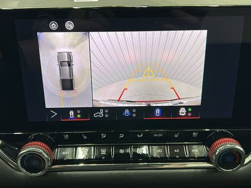 Used 2024 GMC Canyon AT4X image 23