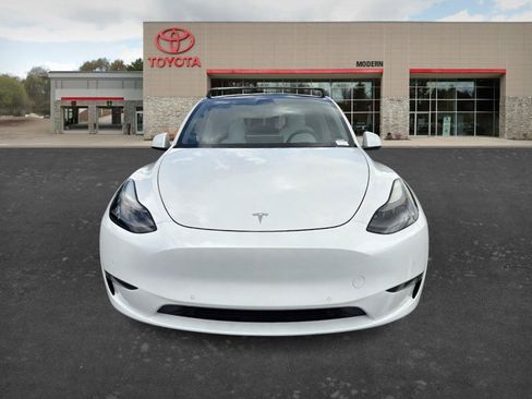 Used 2021 Tesla Model Y Long Range AWD/4WD image 2