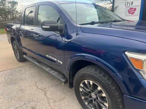 Used 2018 Nissan Titan PRO-4X image 22