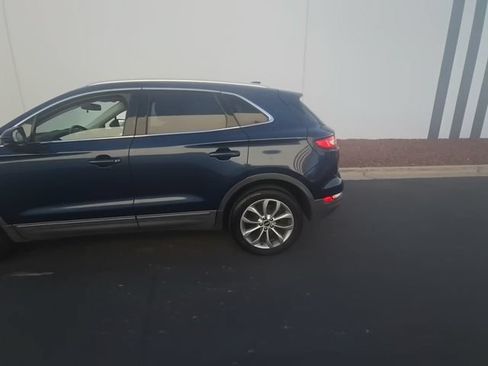 Used 2017 Lincoln MKC Select w/ Select Plus Package FWD image 2