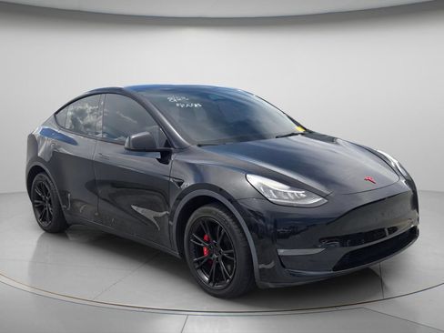 Used 2021 Tesla Model Y Long Range AWD/4WD image 4