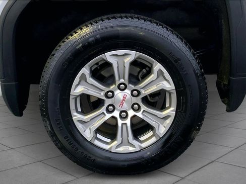 Used 2024 GMC Sierra 1500 SLT image 10