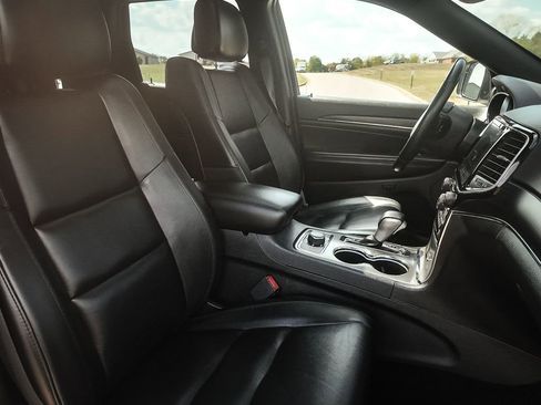 Used 2019 Jeep Grand Cherokee Limited image 27