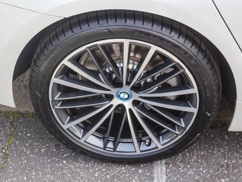 Certified 2023 BMW 530e w/ Convenience Package image 8