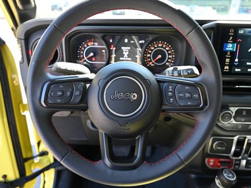 Used 2024 Jeep Wrangler Unlimited Rubicon AWD/4WD image 24