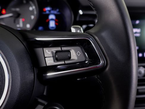 Certified 2026 Porsche Macan AWD/4WD image 22