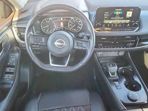 Used 2023 Nissan Rogue SL w/ SL Premium Package image 11