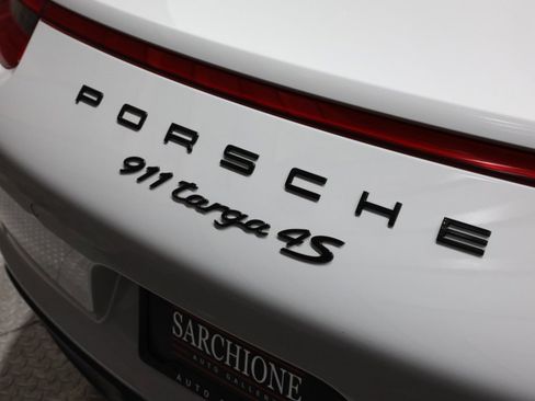 Used 2018 Porsche 911 Targa 4S image 15
