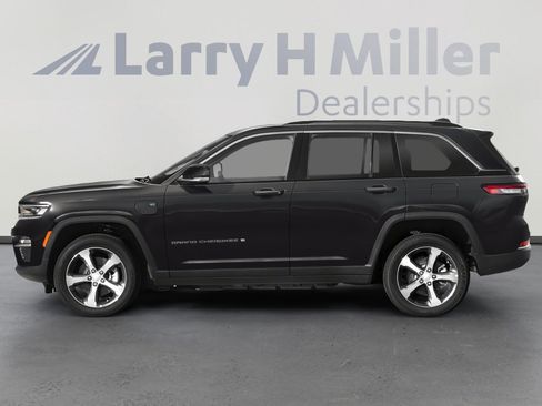 Used 2022 Jeep Grand Cherokee Overland image 3