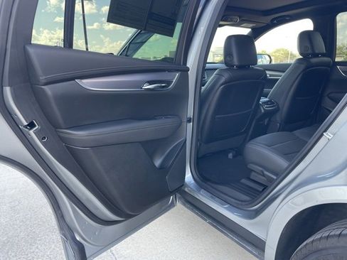 Certified 2025 Cadillac XT6 Luxury image 27
