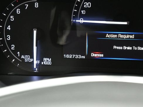Used 2017 Cadillac XT5 Luxury w/ Driver Awareness Package FWD image 18