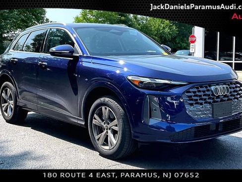 Used 2025 Audi Q5 Premium AWD/4WD image 9